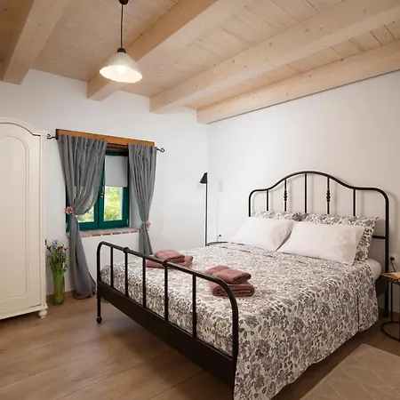 House Eufemia Nyaraló Valtura